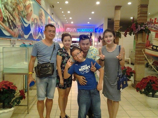 Huyền My tung tăng ở Thái Lan cùng gia đình